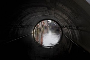 Water Tunnel - Lekslawyer